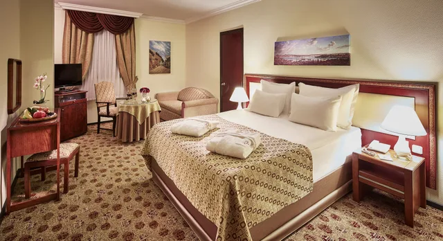 غرفة قياسية ثلاثية بسرير كوين وسرير فردي، Gunes Hotel Merter Istanbul 1/10