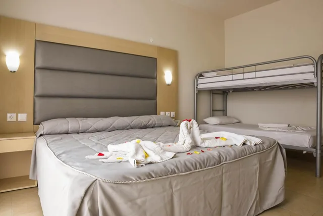 غرفة عائلية، Marathon Hotel 1/8