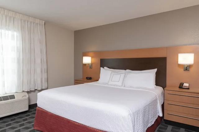 استوديو بسرير كينج، Towneplace Suites Fort Wayne North 1/2