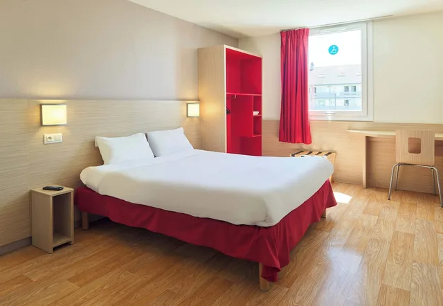 غرفة بسرير مزدوج لذوي الإعاقة، B&B HOTEL Saint Witz Roissy 1/1