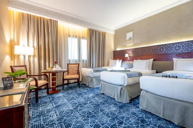 غرفة قياسية ثلاثية، فندق المدينة هارموني(Shaza Regency Plaza Madinah) 4/7