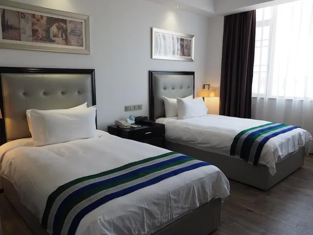 غرفة فاخرة بسرير كينج بإطلالة على البحر، Atlantic Lumley Hotel 1/1