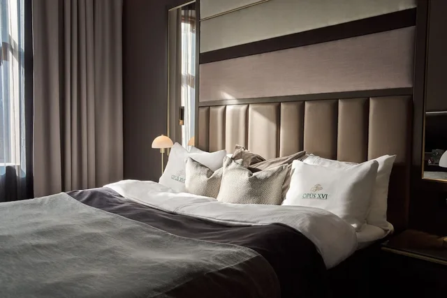 Superior, King Bed, City View, OPUS XVI 1/4