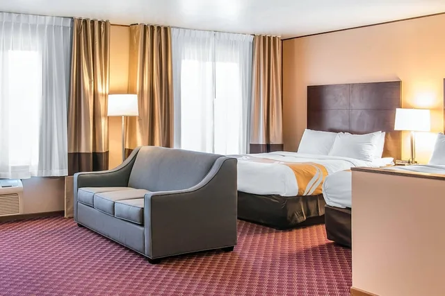 Suite, 2 Queen Beds, Sofa, Accessible, Quality Inn & Suites Houghton Downtown 3/10