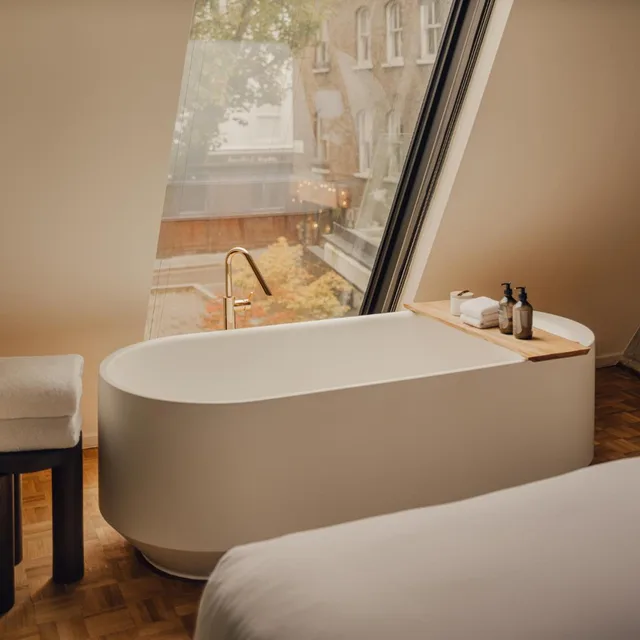 جناح بشرفة، Aethos London Shoreditch 5/5