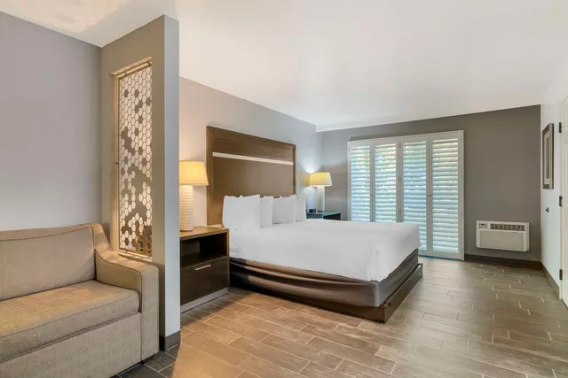 جناح ركني بسريرين كينج يُسمح فيها بالحيوانات الأليفة، Best Western Corvallis 1/3