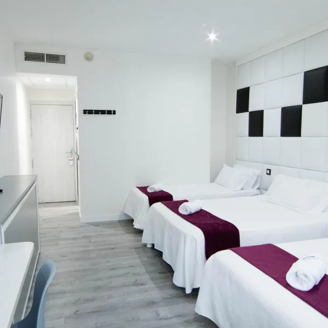 غرفة عائلية بسرير فردي، Hotel Avenida de Espana 3/10