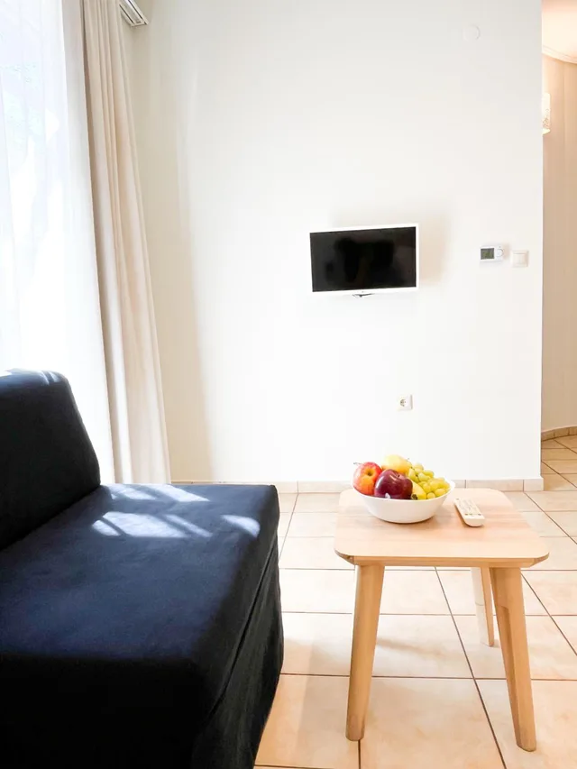 غرفة عائلية، Athens Studios 4/7
