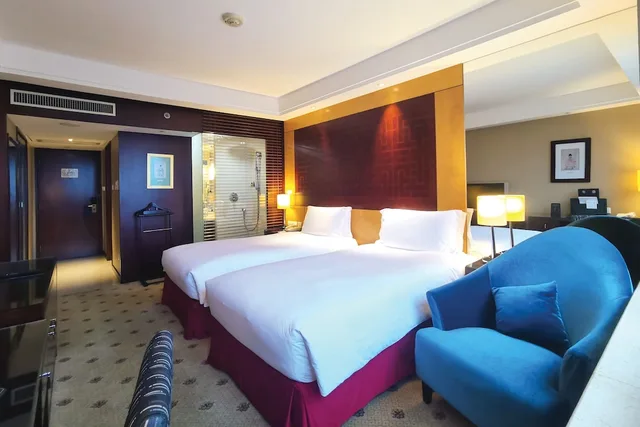 غرفة تنفيذية بسرير كوين، Radisson Collection Hyland Shanghai 6/10