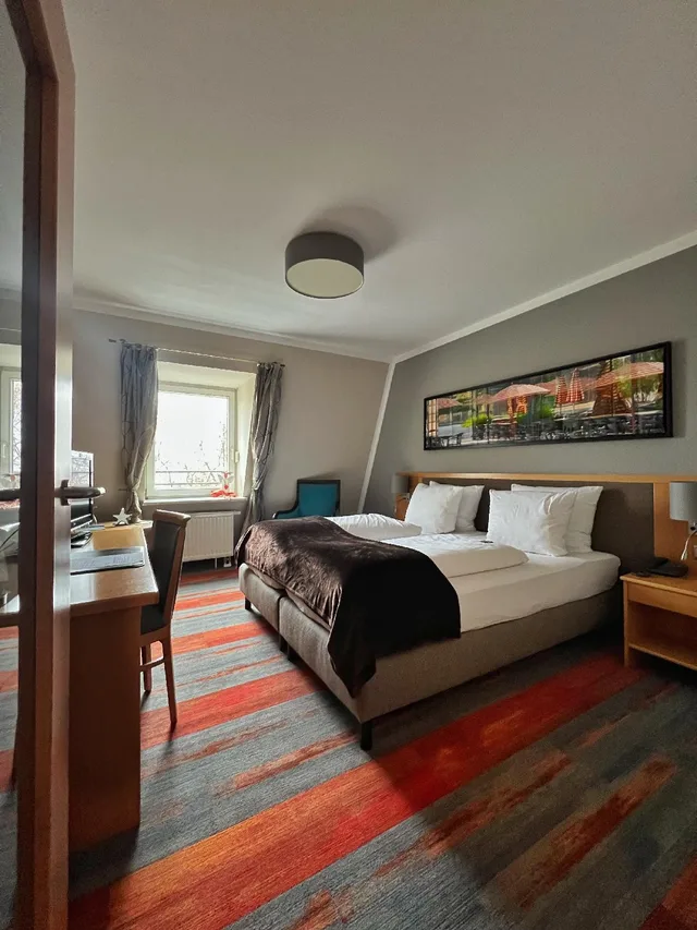 جناح، Hotel Prinz 1/1