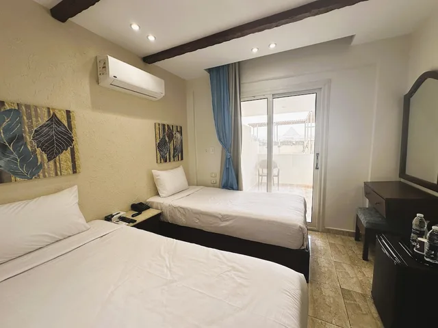 غرفة بانورامية بسريرين منفصلين، Giza Pyramids Inn 2/4