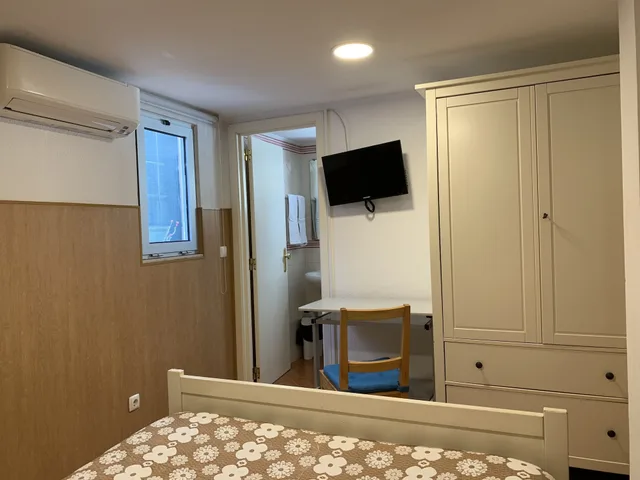Room, Double Bed, Private Bathroom, Ground Floor, Discovery Apartment Benfica 6/6