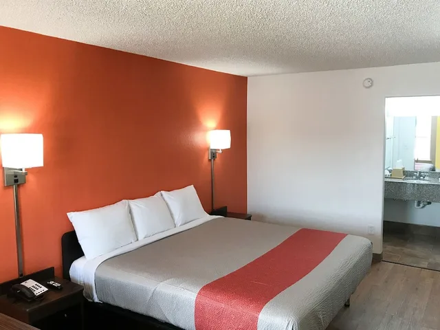 غرفة ديلوكس بسرير كينج، Motel6 Bryan, TX - University Area 9/10