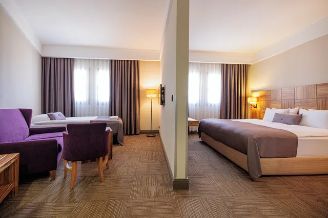 جناح جونيور بسرير كوين وسريرين منفصلين، Ramada by Wyndham Cappadocia 4/7