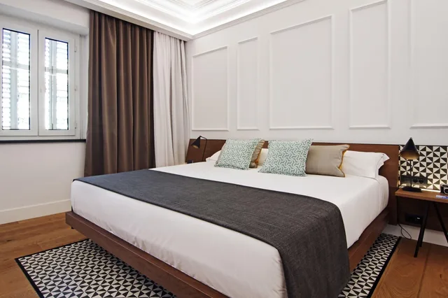جناح جونيور بسريرين، Hotel One Shot Reina Victoria 3/9