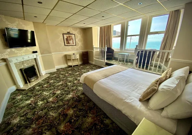 جناح، Doric Hotel 2/4