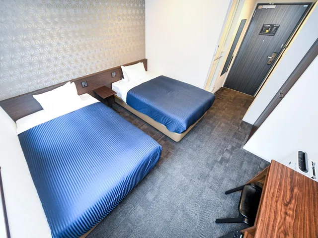 Semi Room, 2 Semi Double Beds، Hotel Livemax Nihonbashi Koamicho 1/2