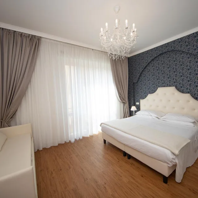 غرفة سوبيريور عائلية في الملحق، Hotel Re Enzo 3/7