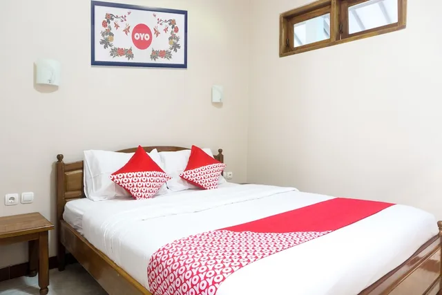 Standard, Double Bed, OYO 942 Srikandi Hotel 2/6