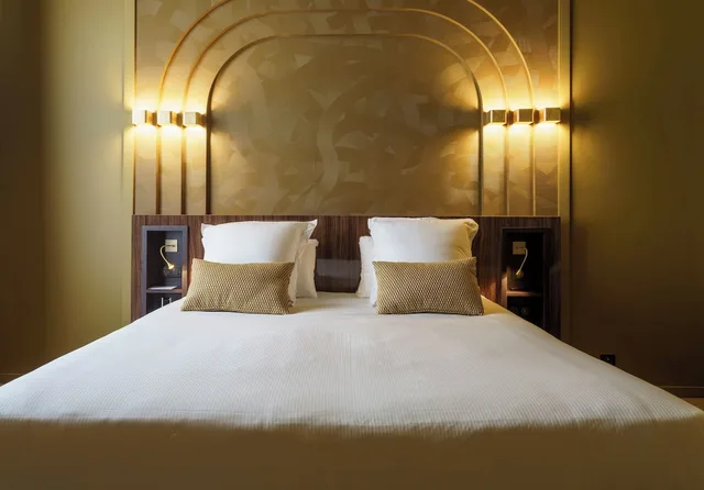 غرفة ديلوكس بسريرين منفصلين بغرفة نوم واحدة، Gounod Hotel 2/3