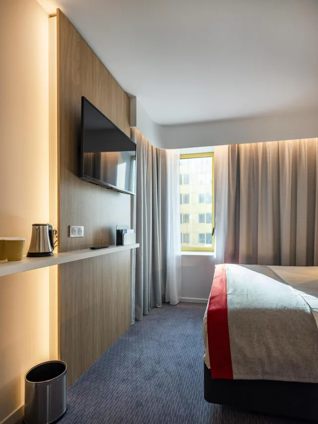غرفة قياسية بسرير كينج وسرير كوين، Holiday Inn Express Nice - Grand Arenas 8/10