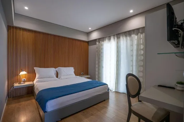 جناح سوبيريور بسرير كينج بإطلالة على البحر بشرفة مع أريكة، Blue Sky Hotel 2/10
