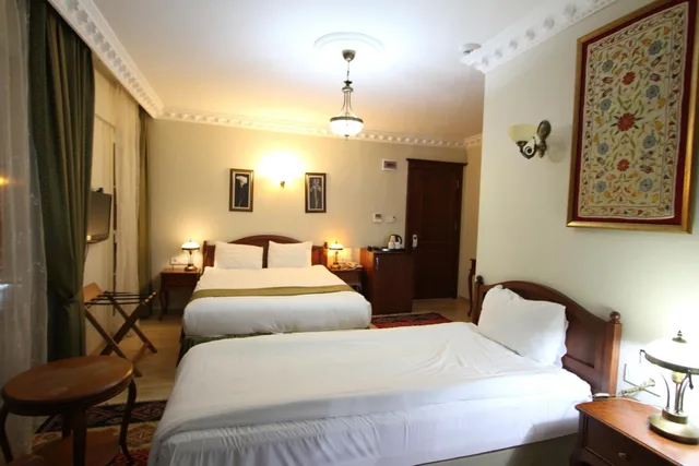 Family, Basileus Hotel 4/10