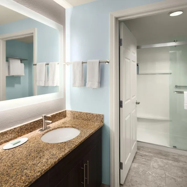 استوديو بسرير كينج مع أريكة بحوض استحمام لذوي الإعاقة، Residence Inn By Marriott Portland Downtown Riverplace 4/6