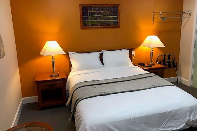 غرفة بسرير كوين، Howard Johnson by Wyndham Ridgecrest, CA 10/10