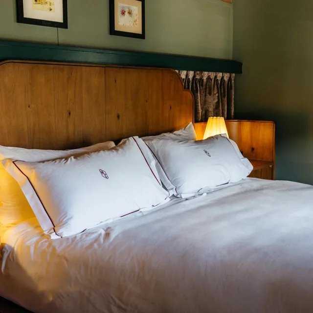 Suite, The Hotel Chalet At The Choo Choo 2/3