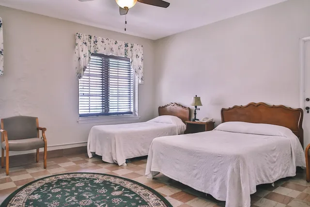 غرفة تقليدية بسرير مزدوج وسرير فردي، The Lodge At Wakulla Springs 1/2