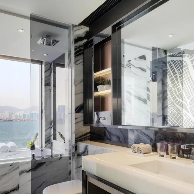 غرفة ديلوكس بسرير كينج بإطلالة على المرفأ مع دخول الصالة، Hyatt Centric Victoria Harbour 5/7