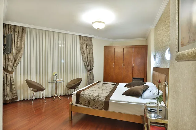 غرفة بسرير مزدوج، Grand Madrid Hotel 1/3