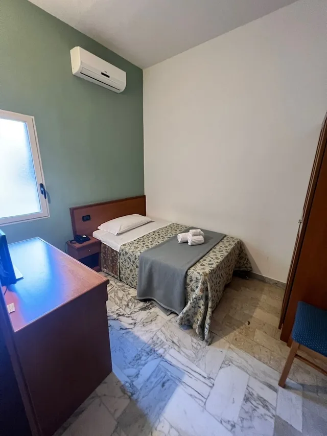 غرفة أساسية مفردة بسرير فردي، Lungomare Hotel 2/5
