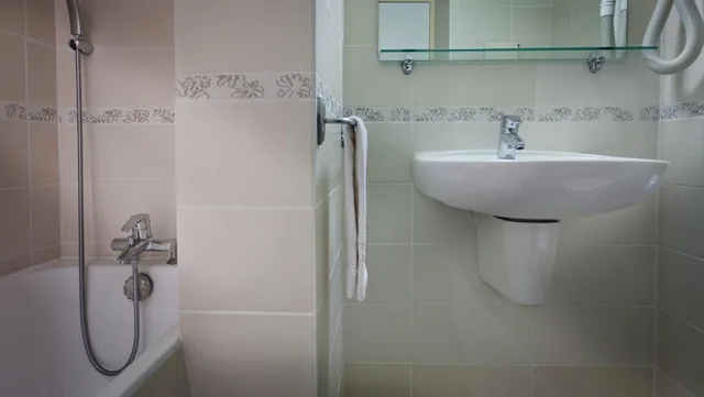 غرفة قياسية بسرير مزدوج، Hotel Le Clos D Alesia 4/8