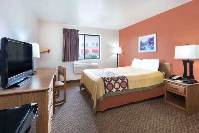 غرفة بزنس بسرير كوين، Super 8 By Wyndham Morgantown 1/2