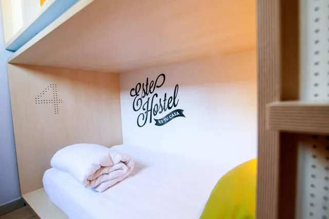 Female Dorm, Female Only, 8 People, Private Bathroom، Toc Hostel Madrid 2/4