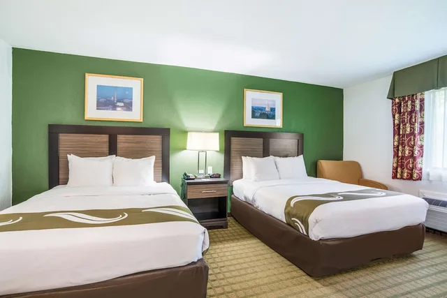 غرفة قياسية بسريرين كوين، Quality Inn Mount Vernon 1/6