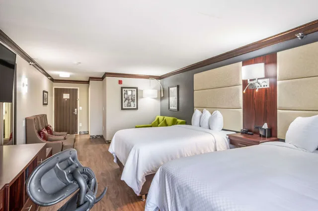 Upgrade, Suite, 2 Queen Beds, The Leo Collection Detroit, an Ascend Collection Hotel 4/10