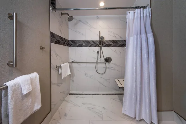 Hospitality, Suite, Sofa، Courtyard Arlington Crystal City/Reagan National Airport 3/8