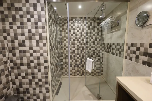 جناح سوبيريور بسرير كوين، Ibiza hotel 3/3