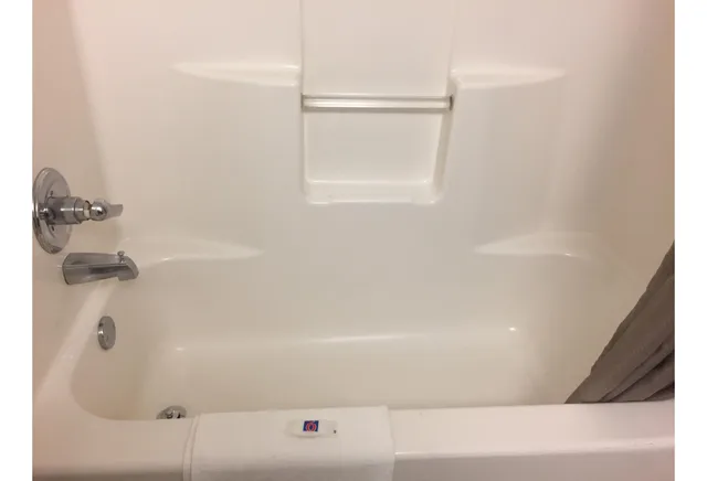 1 King Bed - Non-Smoking, Micfridge, Motel6 Waco, TX 5/5