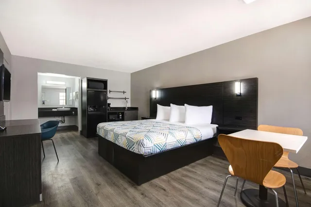 غرفة بسرير كينج، Motel6 San Antonio, TX - Northwest Medical Center 1/1
