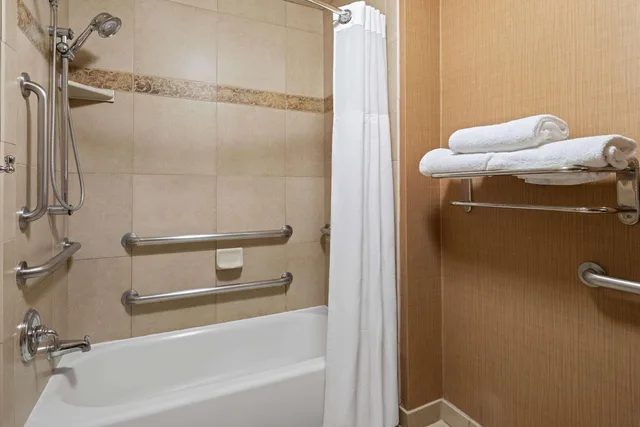 Suite, King Bed, La Quinta Inn and Suites by Wyndham Idaho Falls/Ammon 4/4