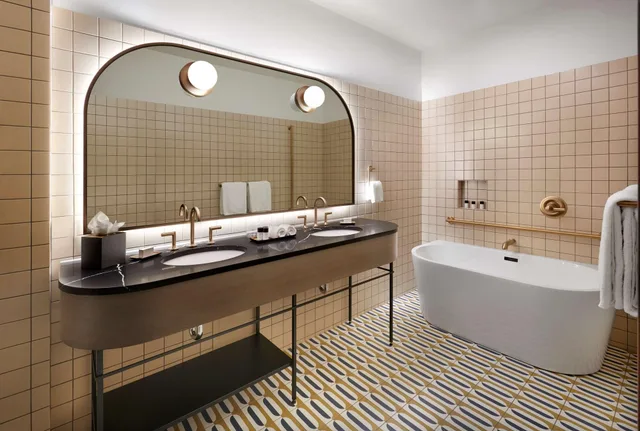 Revel, Suite, King Bed, Sofa، The Westley Calgary Downtown, Tapestry Collection by Hilton 5/5