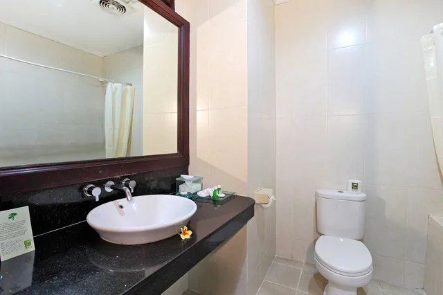 غرفة عائلية بسرير مزدوج وسريرين منفصلين بغرفة نوم واحدة، Adi Dharma Hotel Kuta 8/10