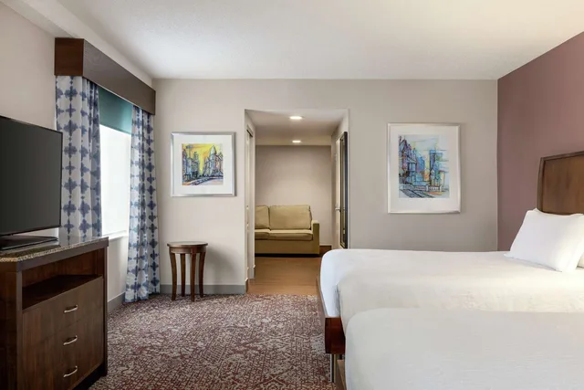 غرفة بريميوم بسريرين كوين، Hilton Garden Inn Louisville Downtown 2/8