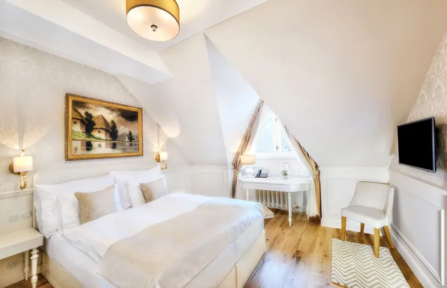 Standard, Queen Bed, Attic، Hotel Lomnica 1/4