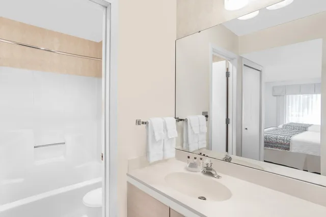 Penthouse Suite، Hawthorn Suites by Wyndham Green Bay 4/4