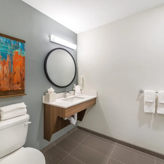 جناح بسرير كينج مع أريكة لذوي الإعاقة، MainStay Suites Fort Myers East I-75 5/6